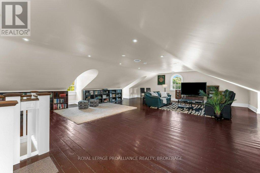 609 EARL STREET - 38