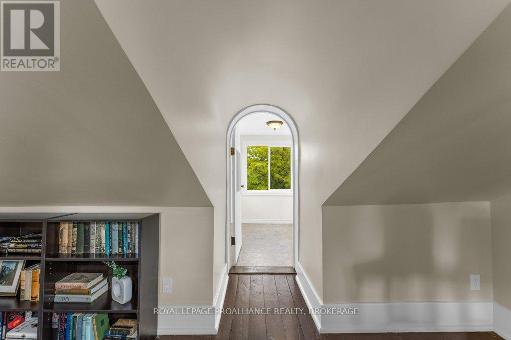 609 EARL STREET - 41