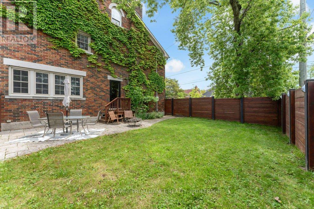 609 EARL STREET - 44