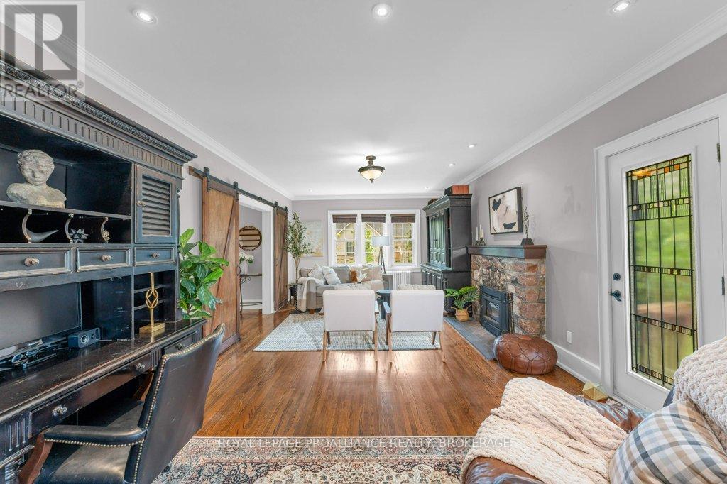 609 EARL STREET - 9