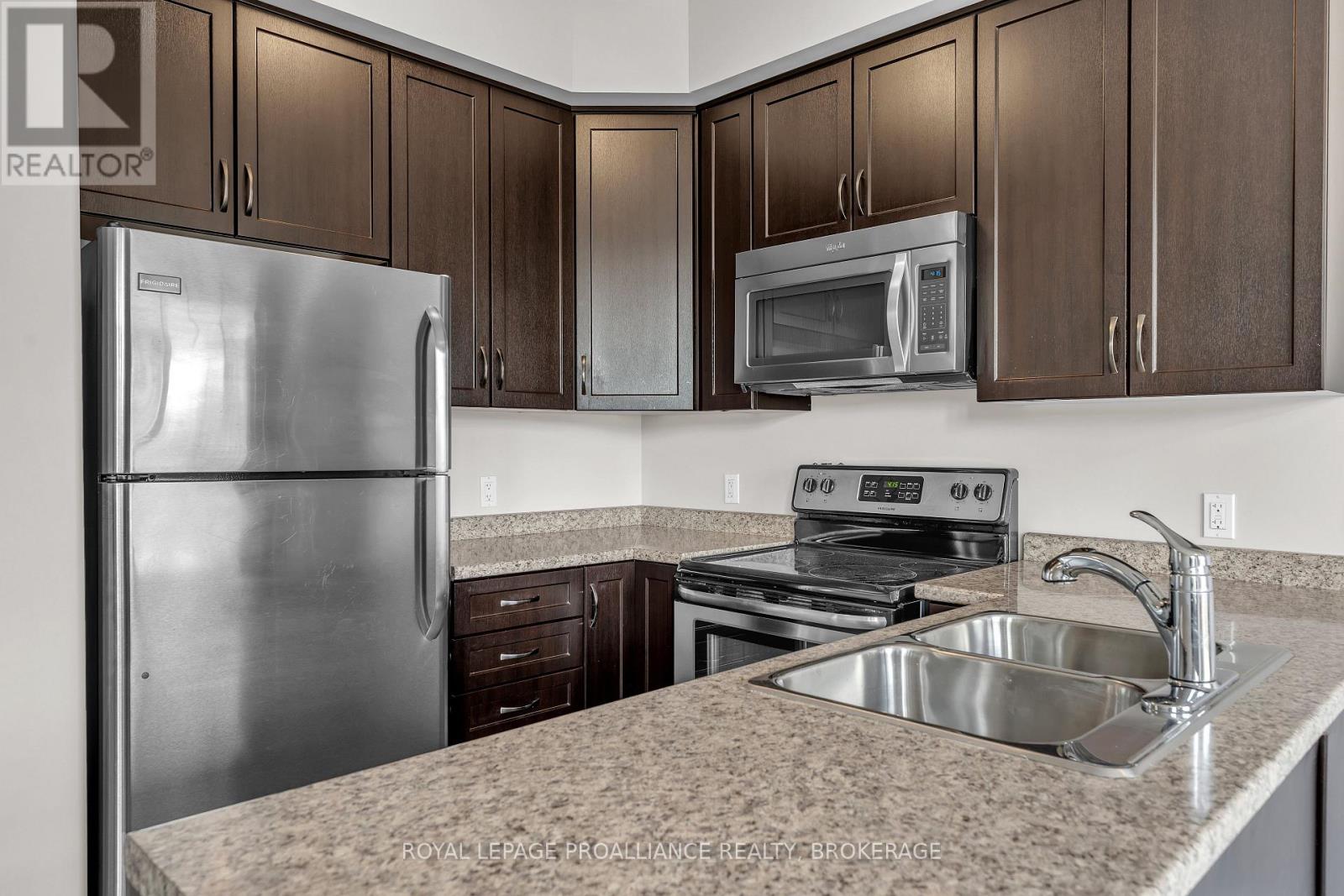 792 NEWMARKET LANE - 12