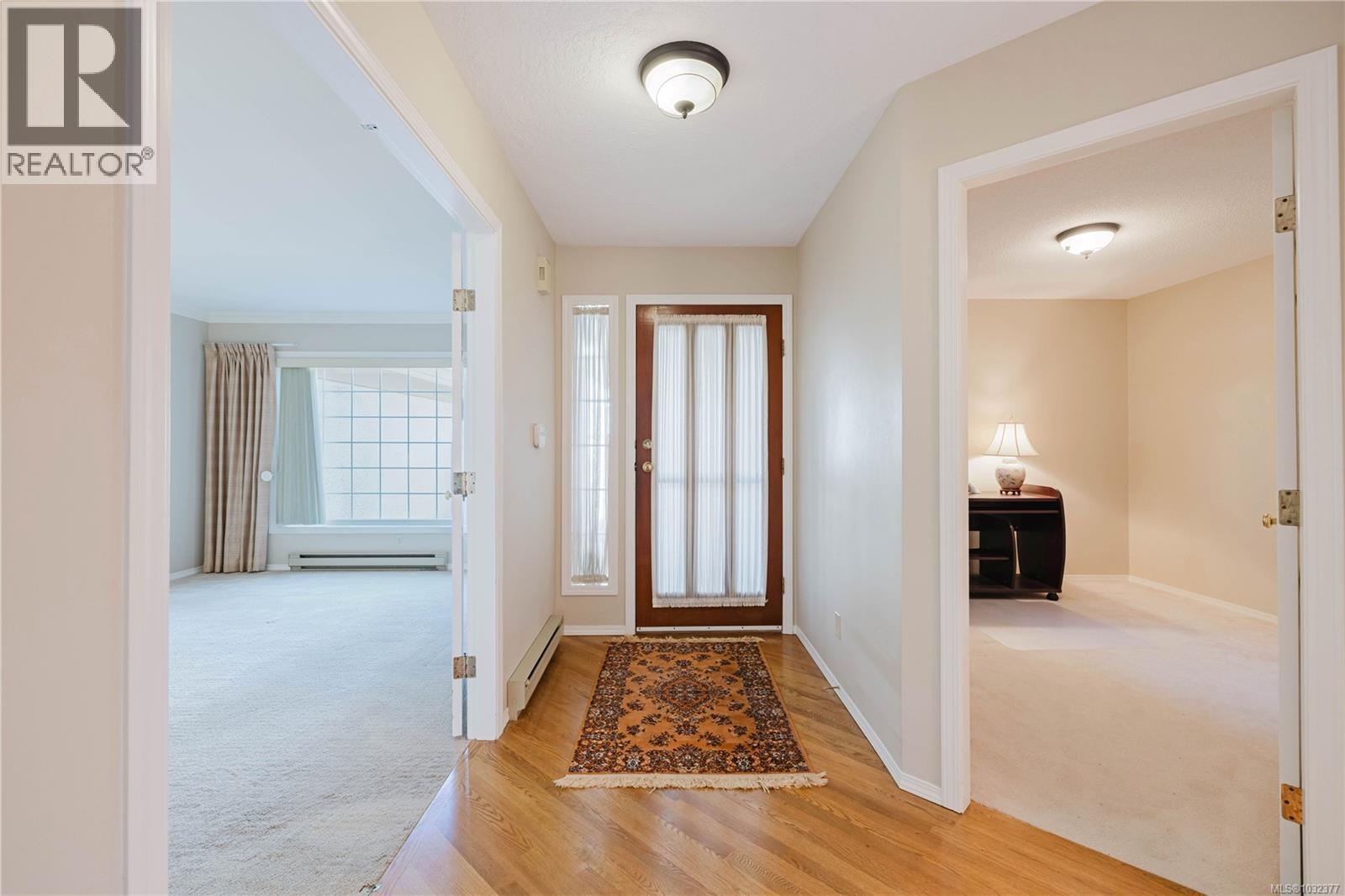 #4 901 Kentwood Lane - 1