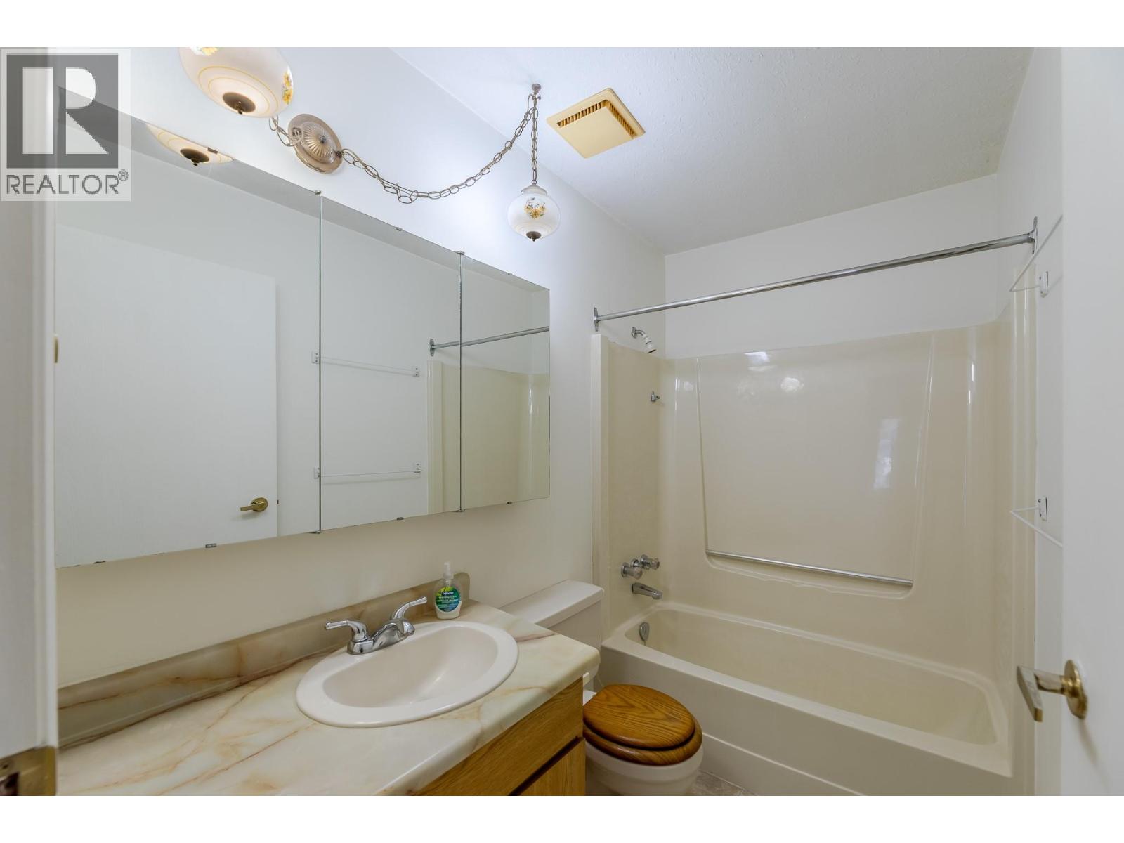 #1 8010 Vedette Drive - 15