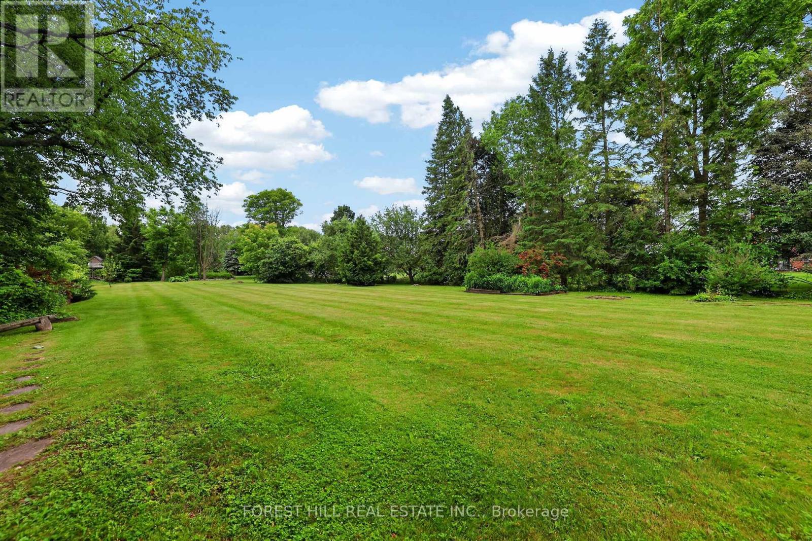 157 EAST HUMBER DRIVE - 11