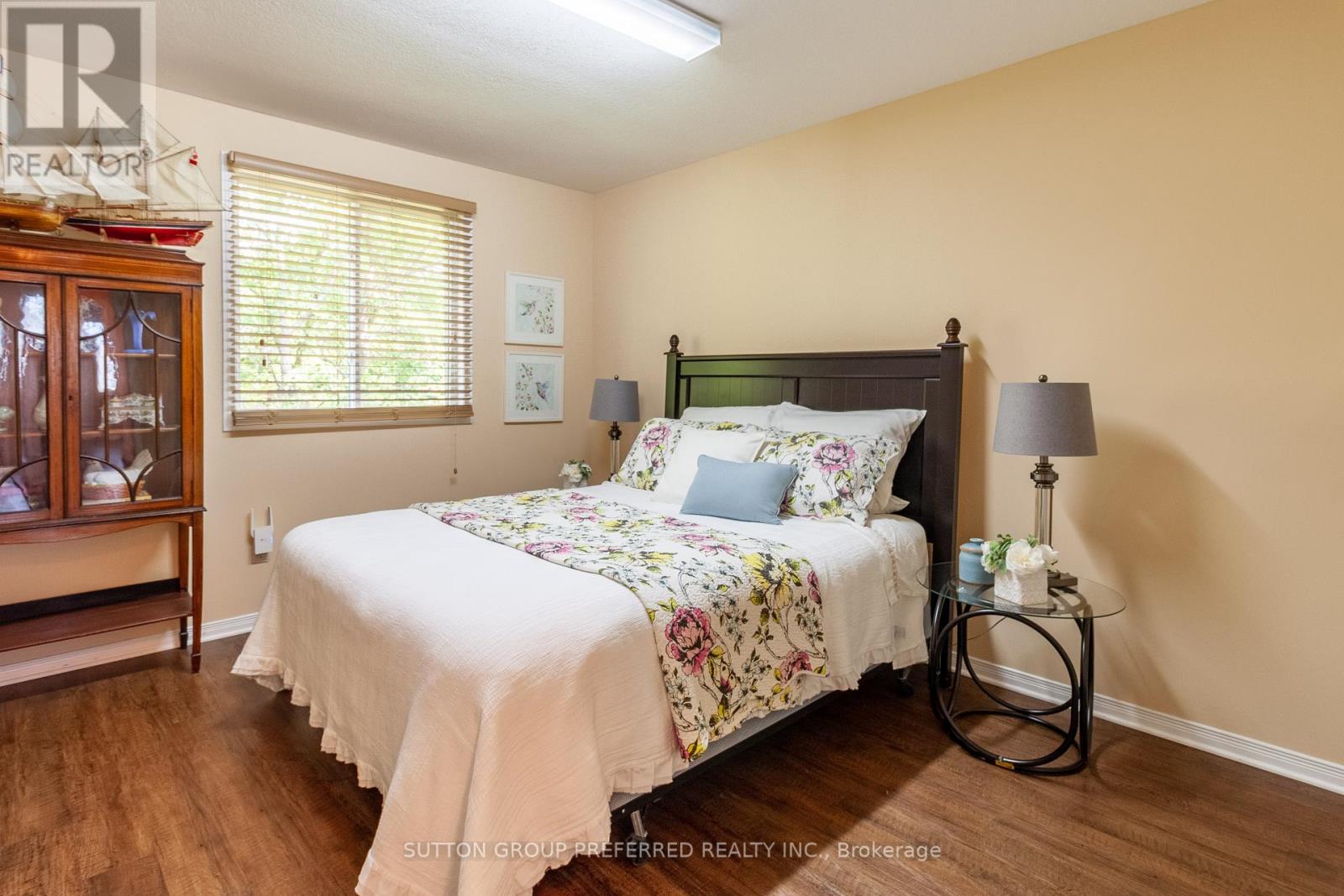 907 BLACKSMITH STREET - 26