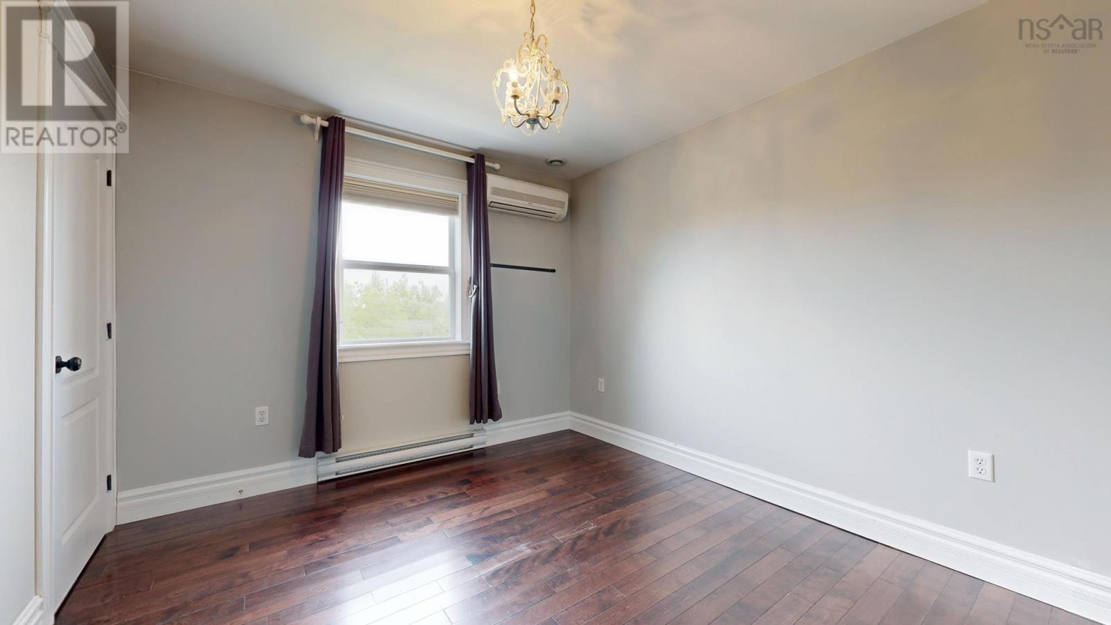 Property 31 of 43 of 21 Acorn Avenue