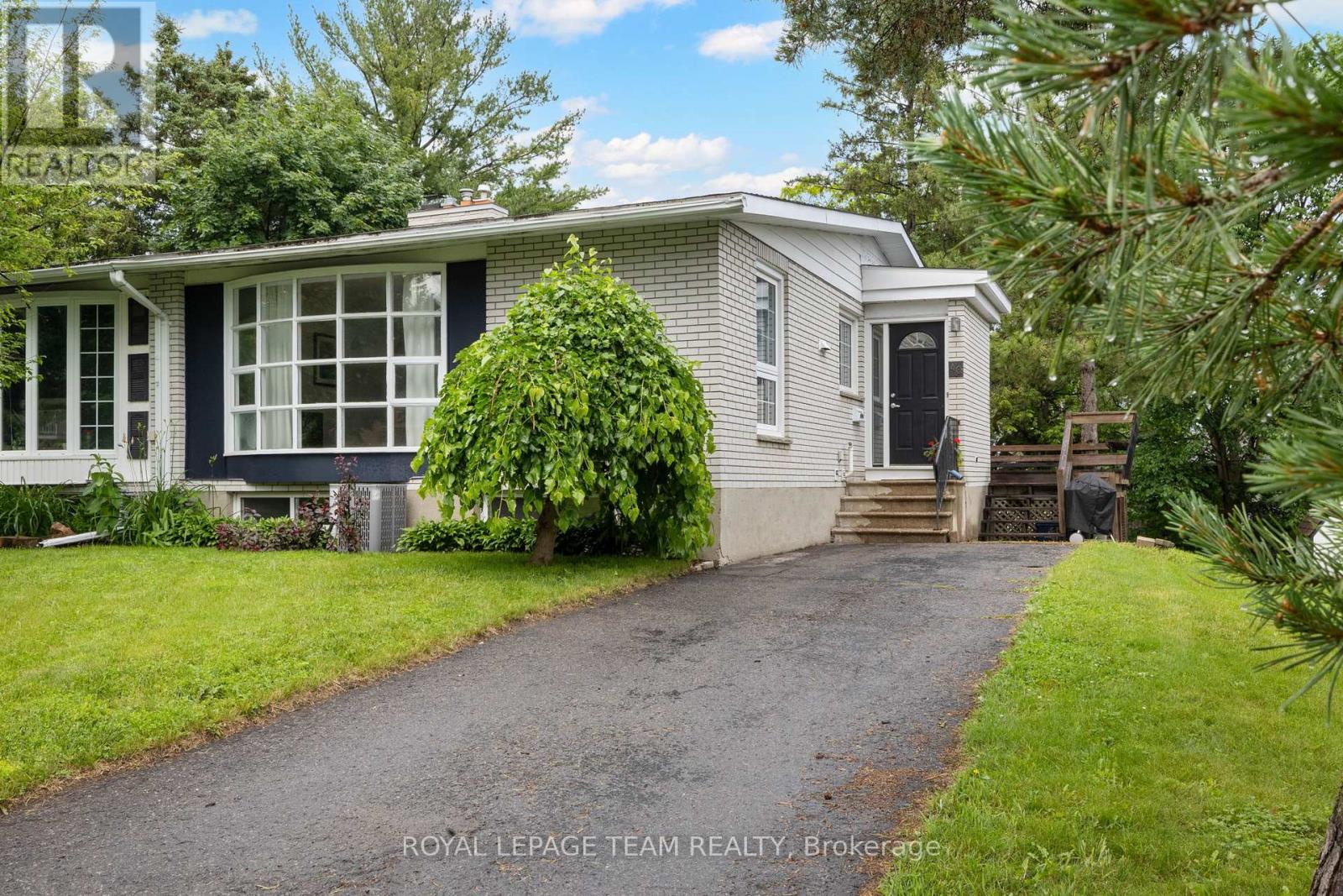 40 WOODMOUNT CRESCENT - 1