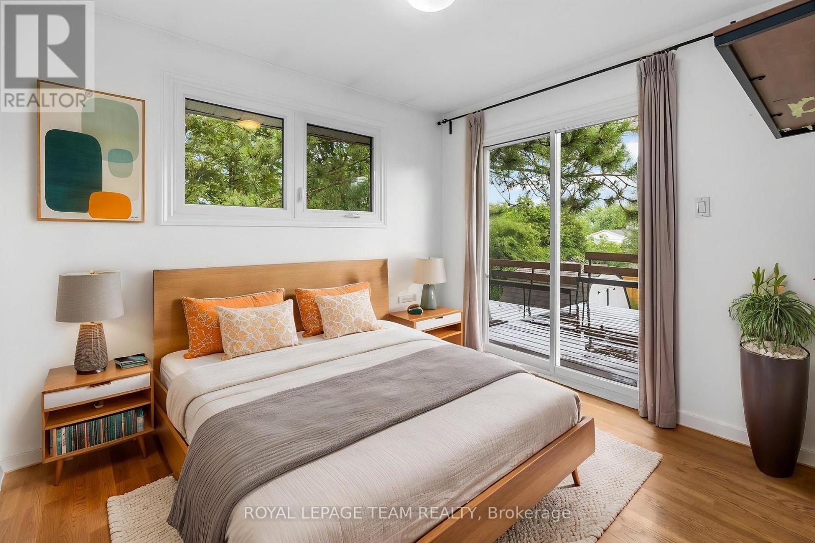 40 WOODMOUNT CRESCENT - 18