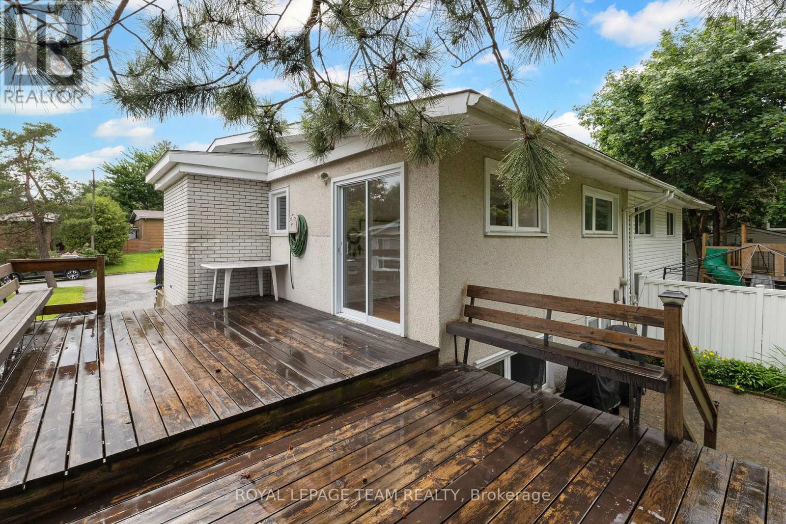 40 WOODMOUNT CRESCENT - 29