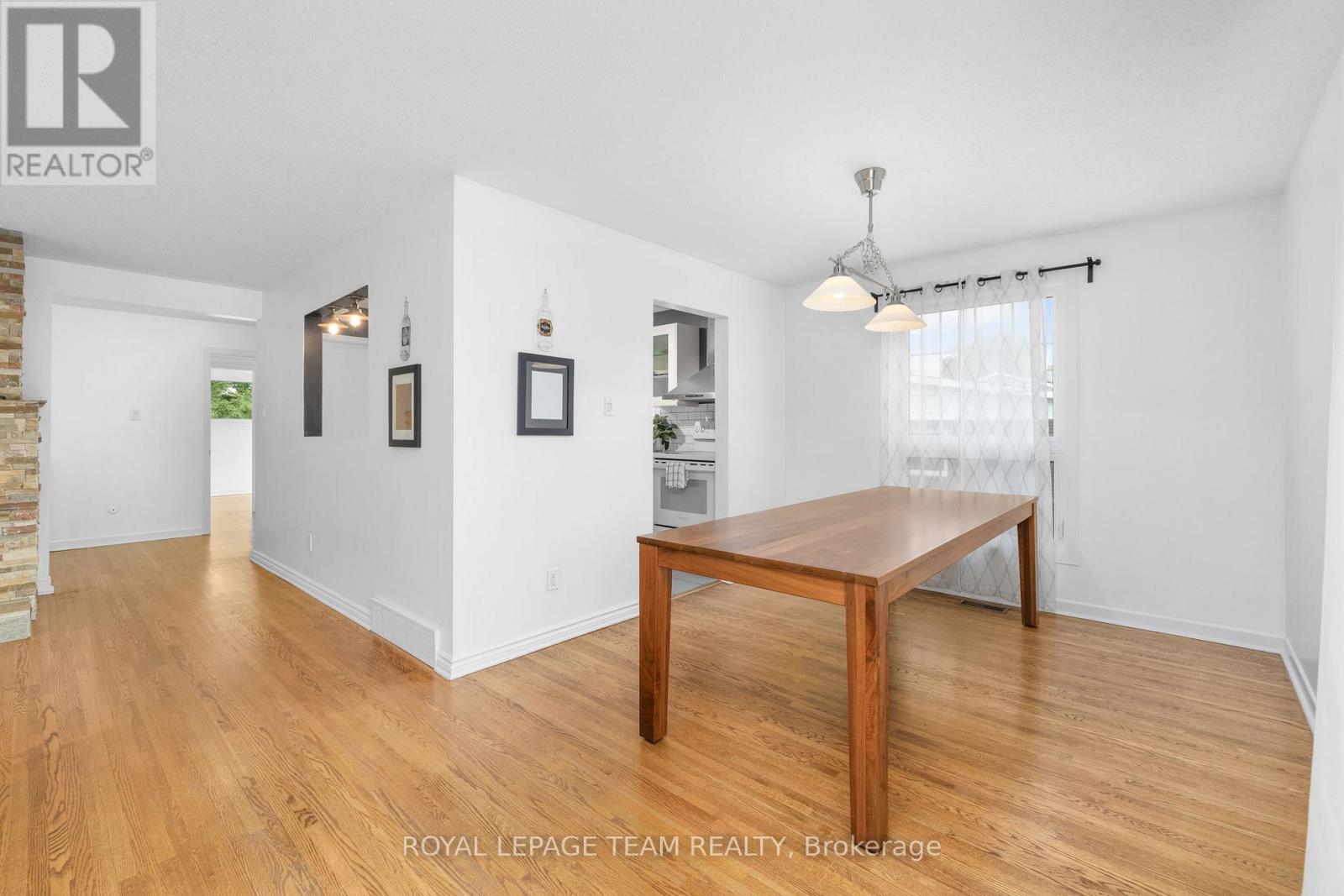 40 WOODMOUNT CRESCENT - 9