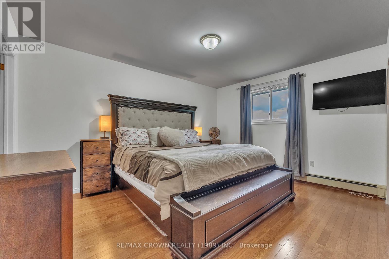 789 LAURENTIAN AVENUE - 13