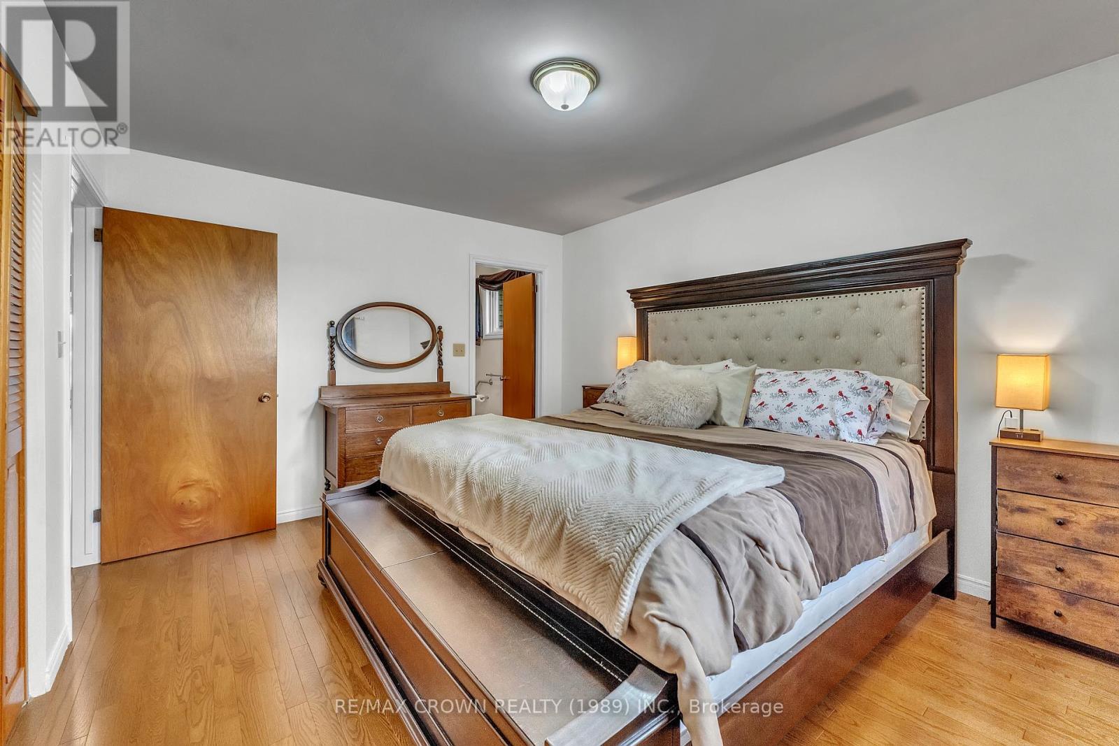 789 LAURENTIAN AVENUE - 14
