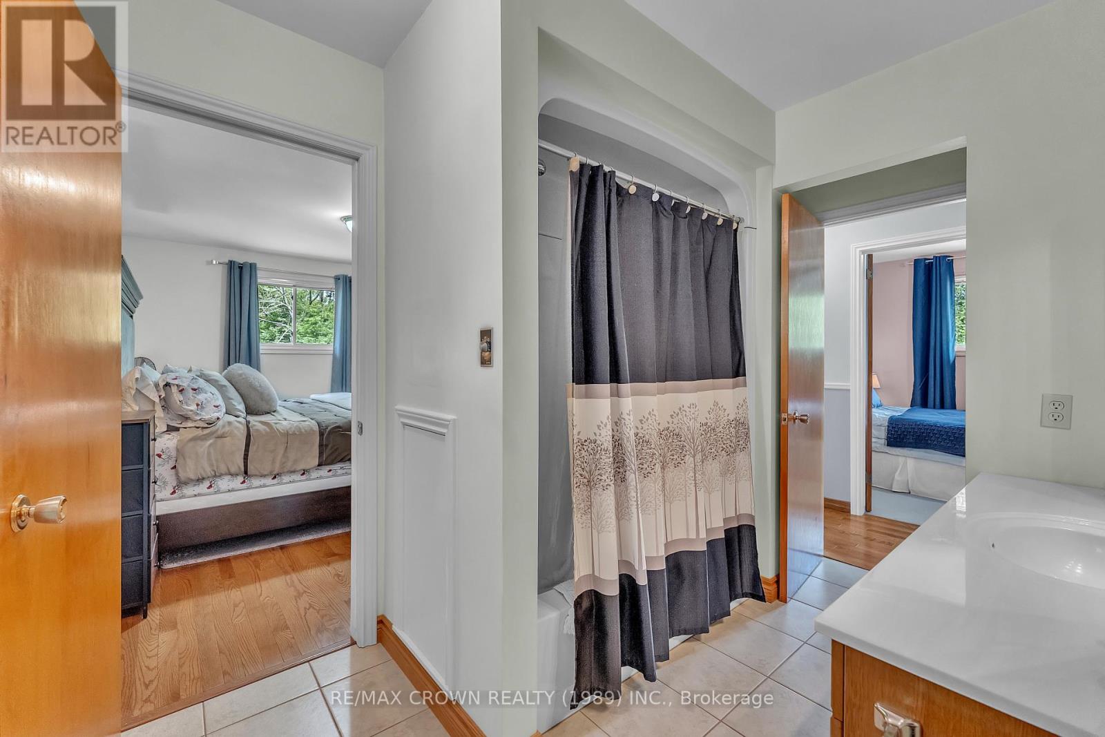 789 LAURENTIAN AVENUE - 16