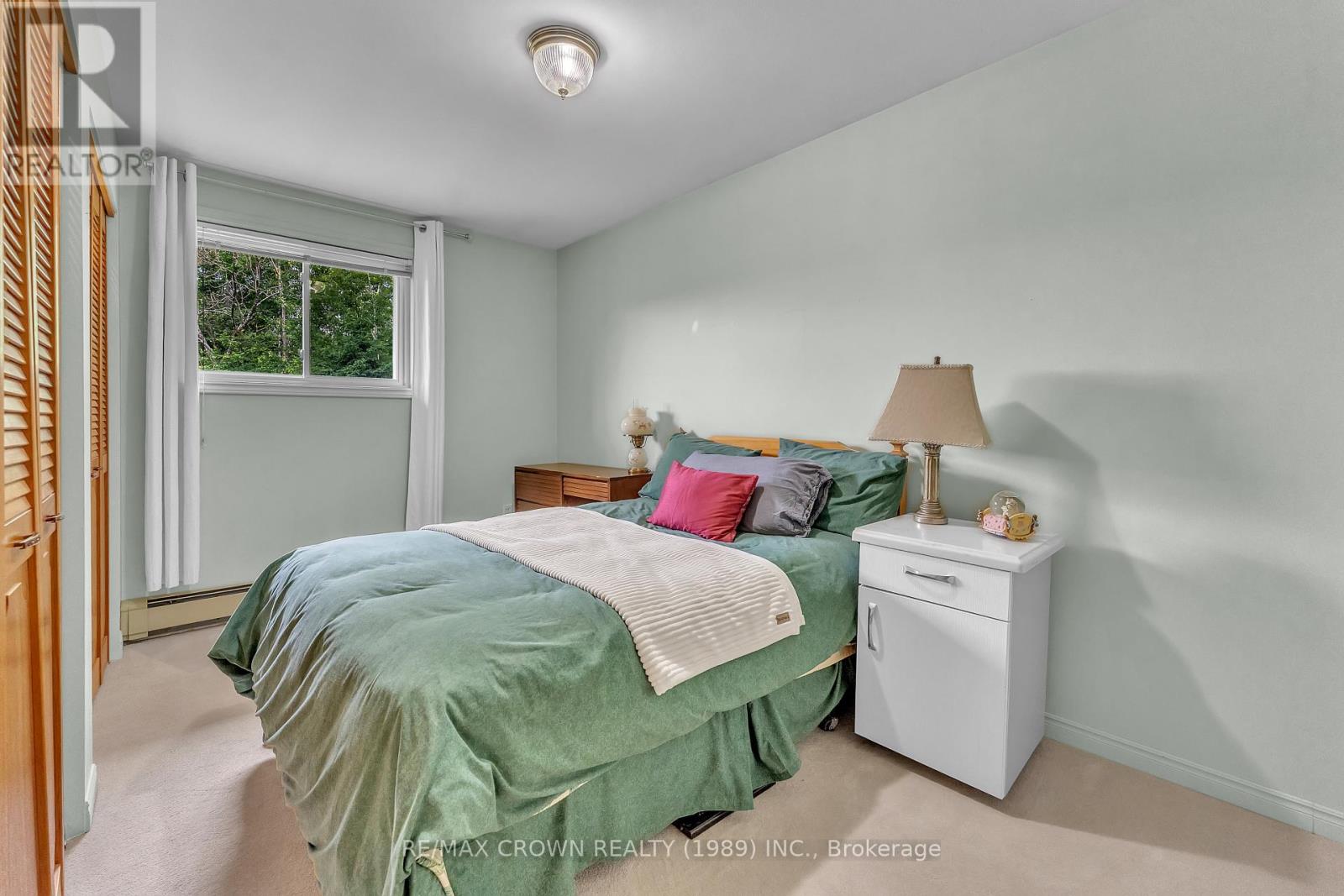 789 LAURENTIAN AVENUE - 21