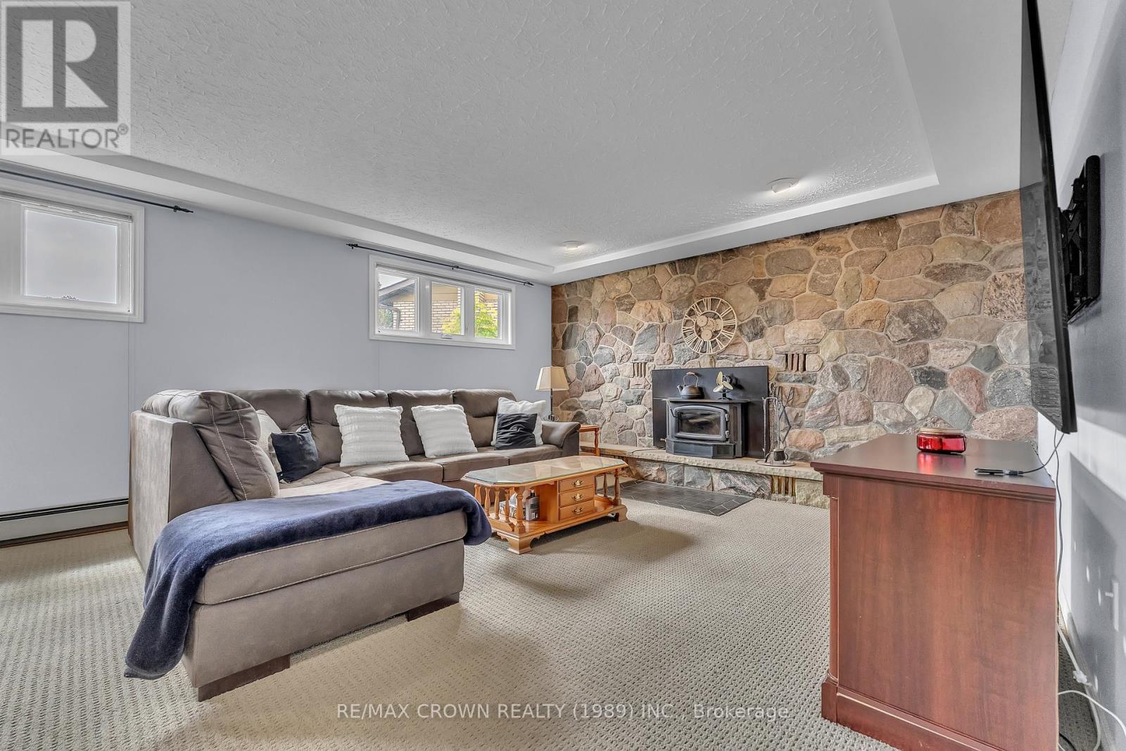 789 LAURENTIAN AVENUE - 25