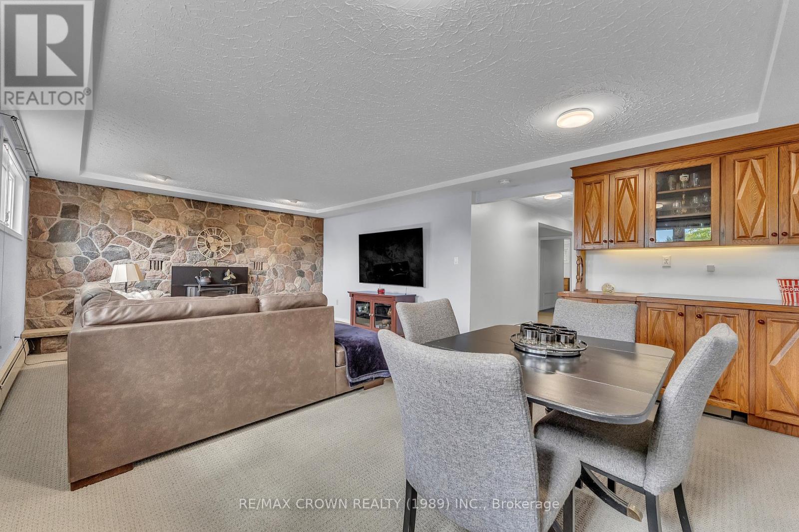 789 LAURENTIAN AVENUE - 26