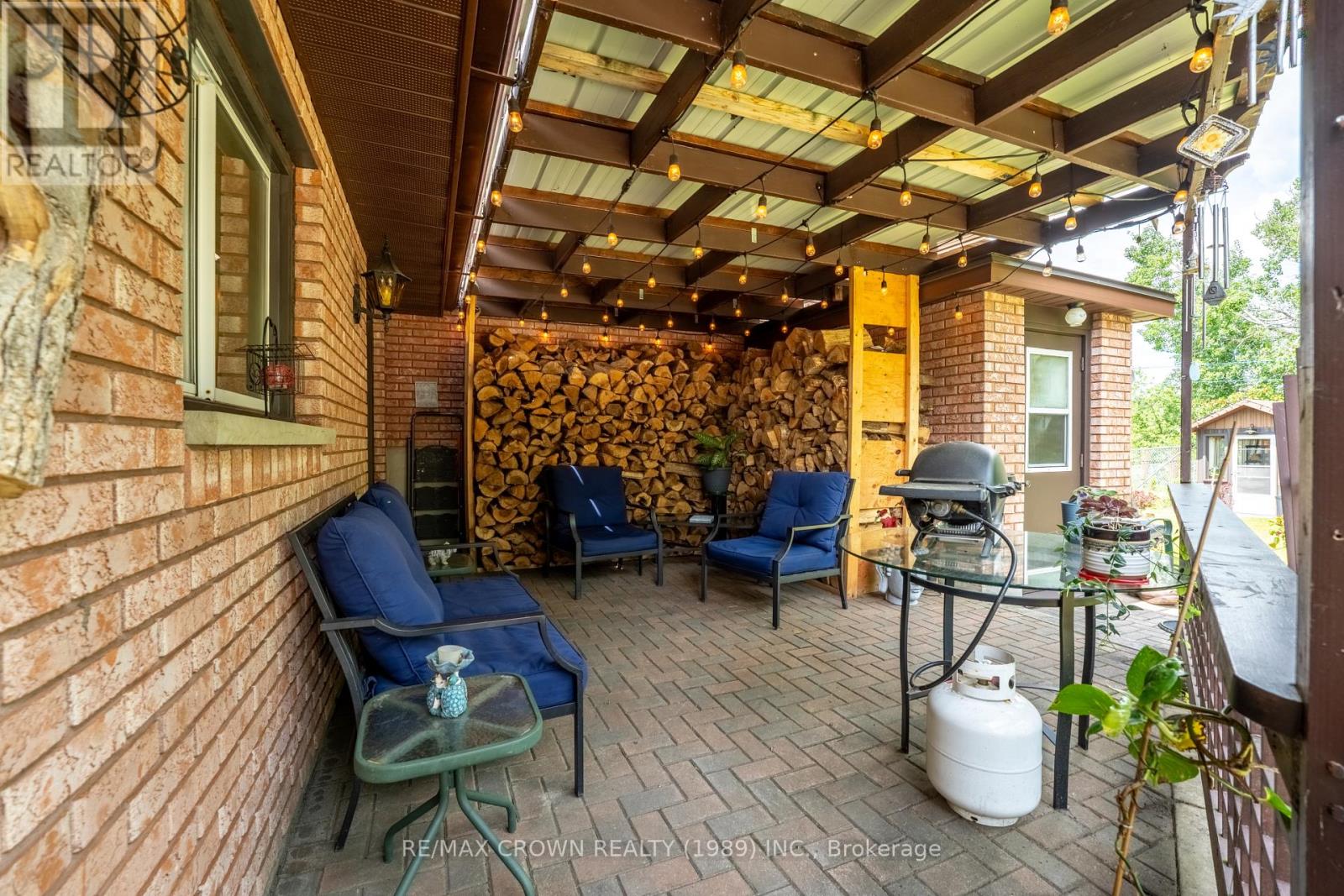 789 LAURENTIAN AVENUE - 40