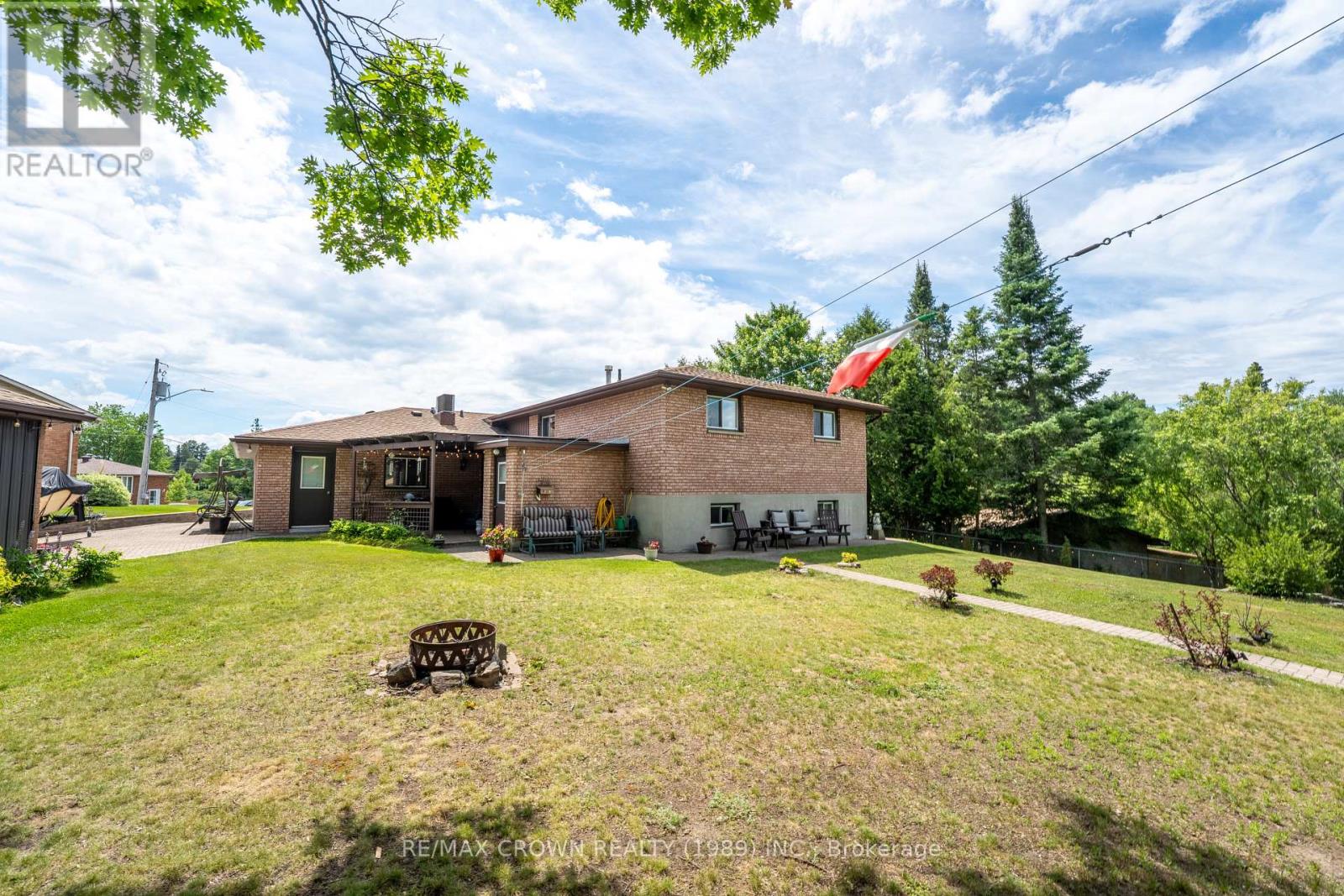 789 LAURENTIAN AVENUE - 41