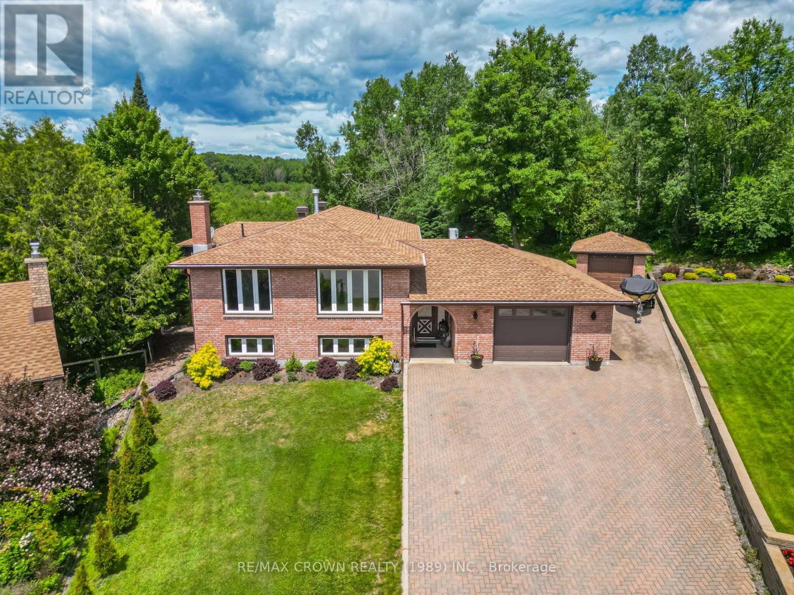 789 LAURENTIAN AVENUE - 45