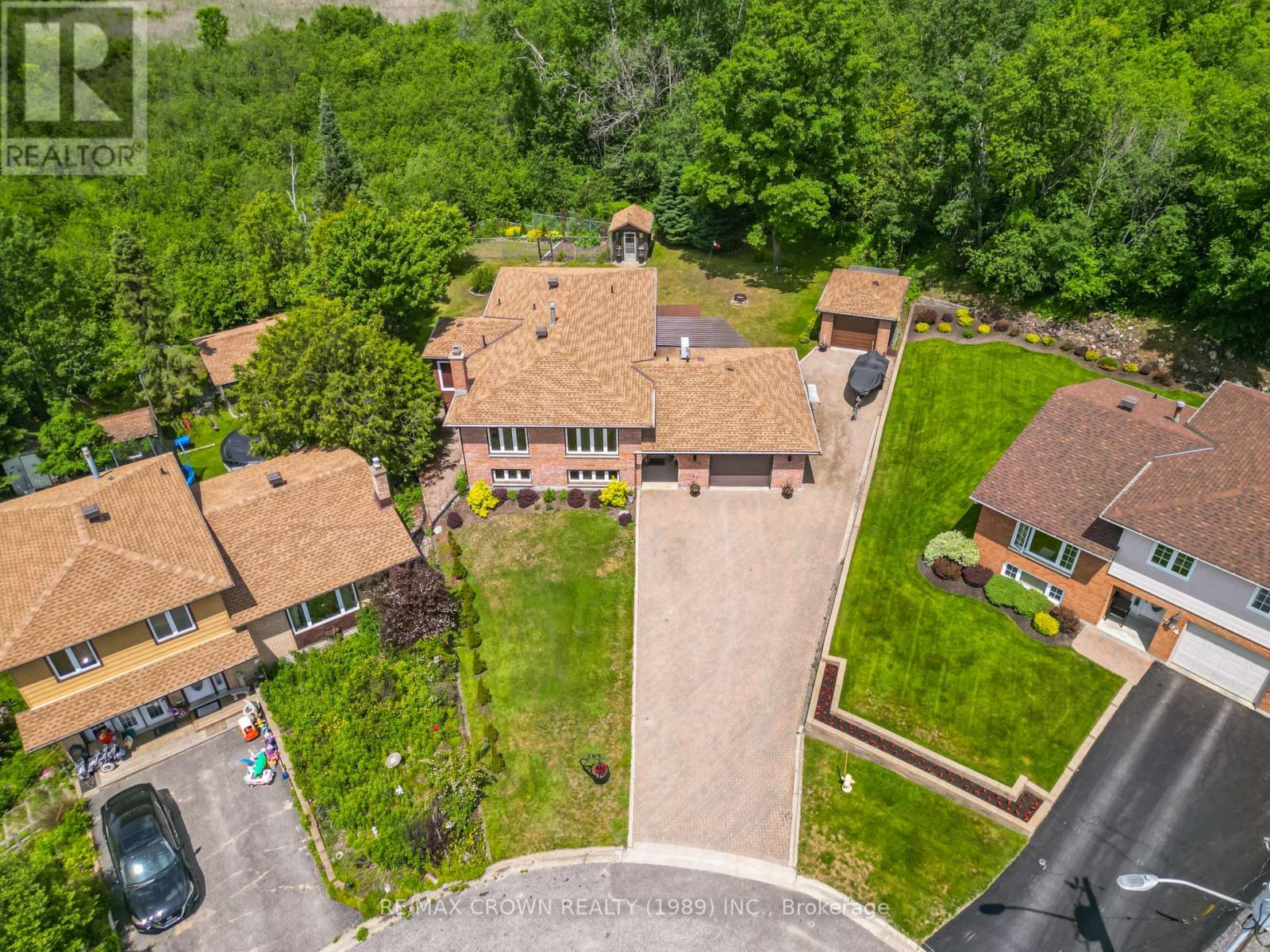 789 LAURENTIAN AVENUE - 46