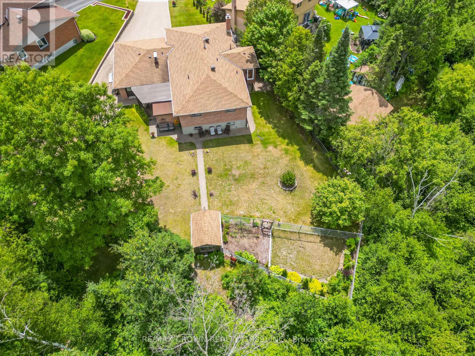 789 LAURENTIAN AVENUE - 47