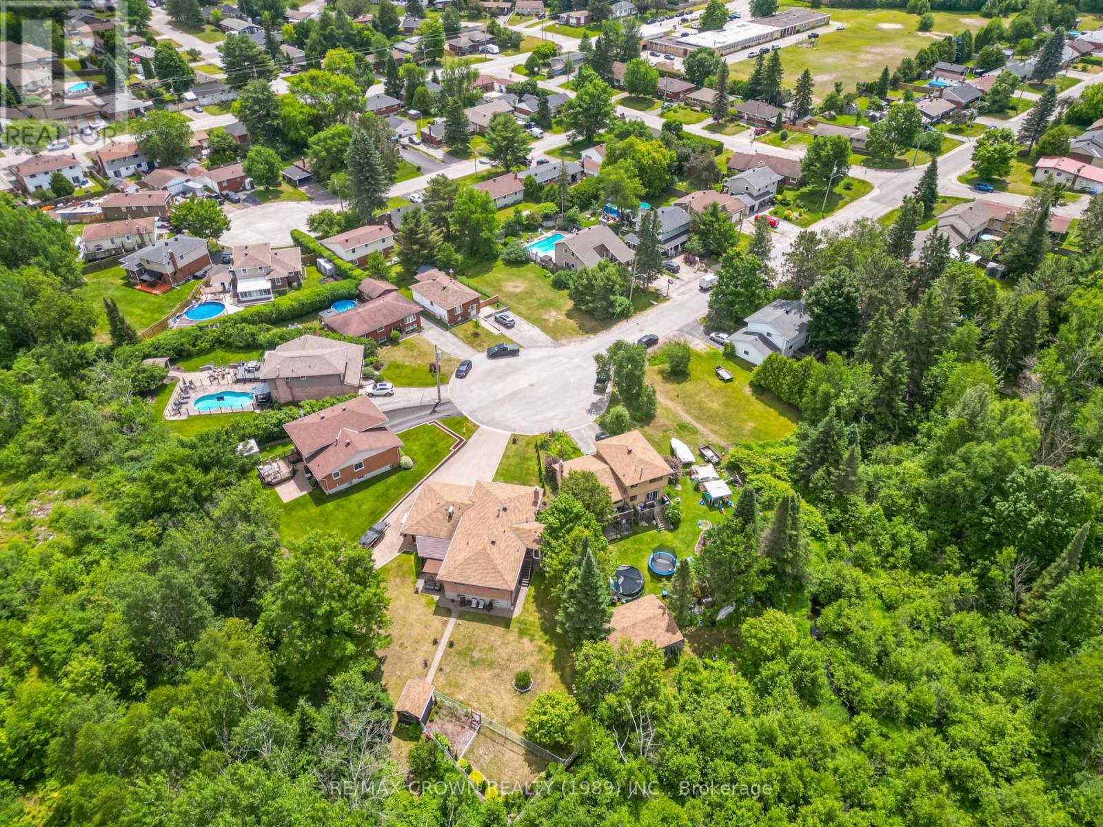789 LAURENTIAN AVENUE - 48
