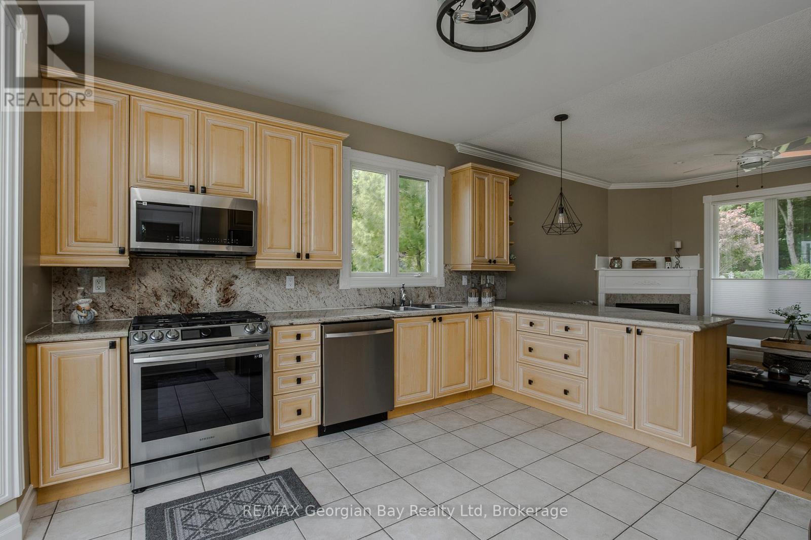 422 ABERDEEN BOULEVARD - 10