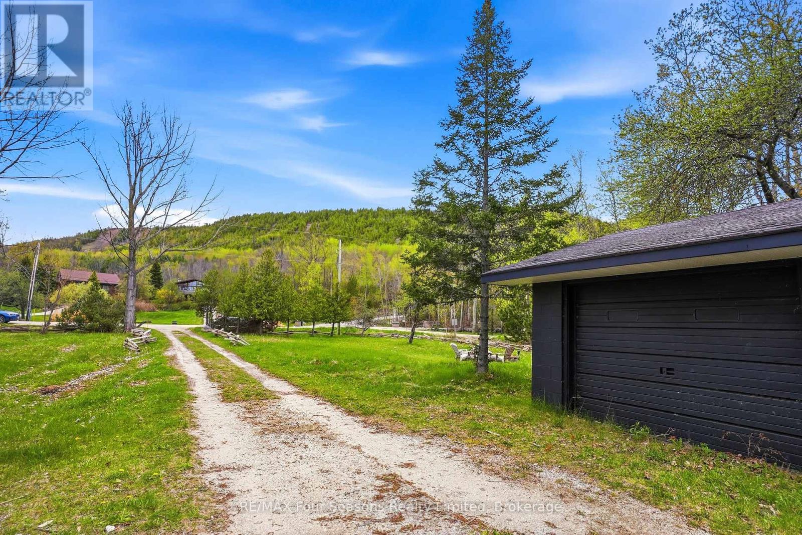 220 HIDDEN LAKE ROAD - 11