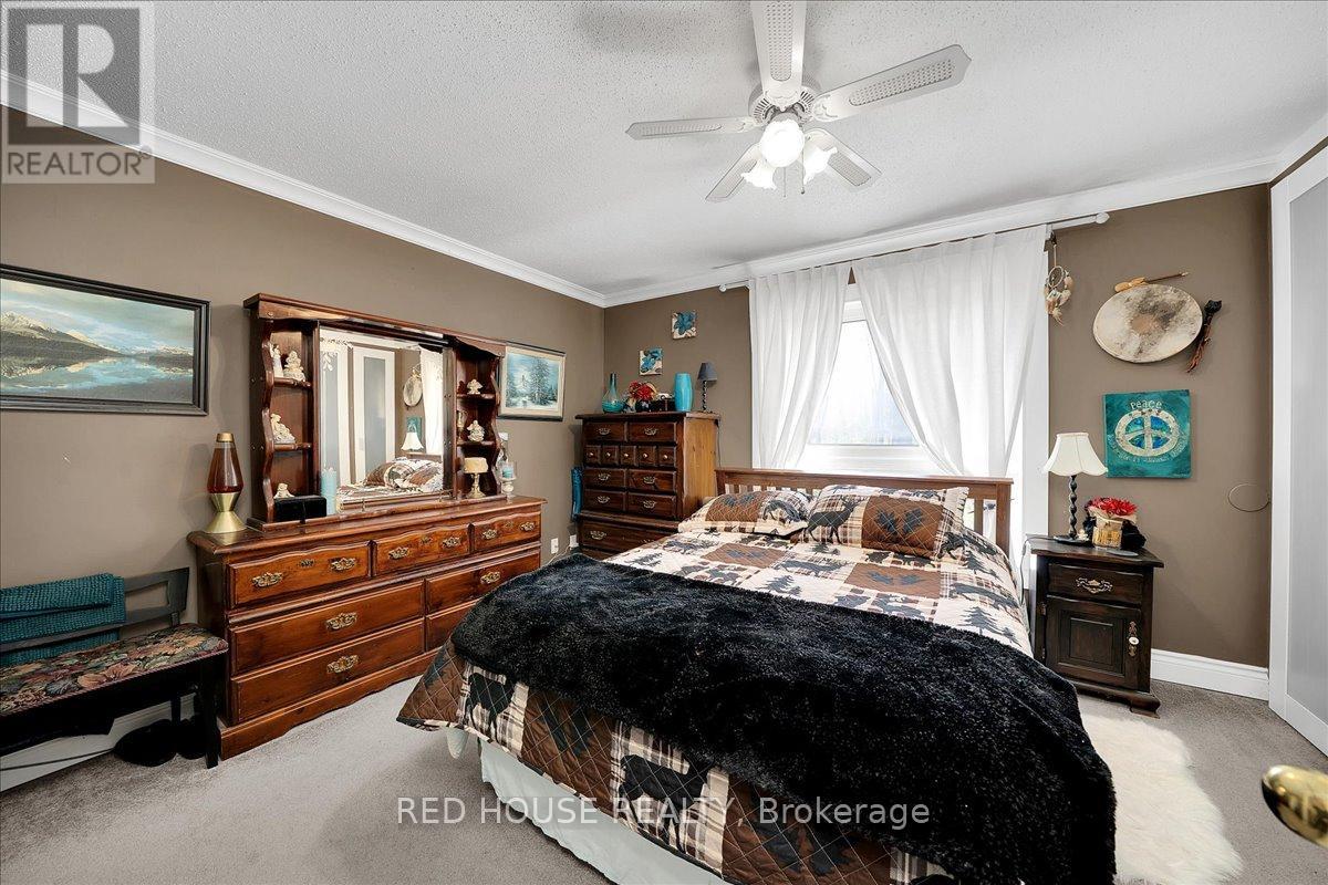 32 MCLEISH DRIVE - 14