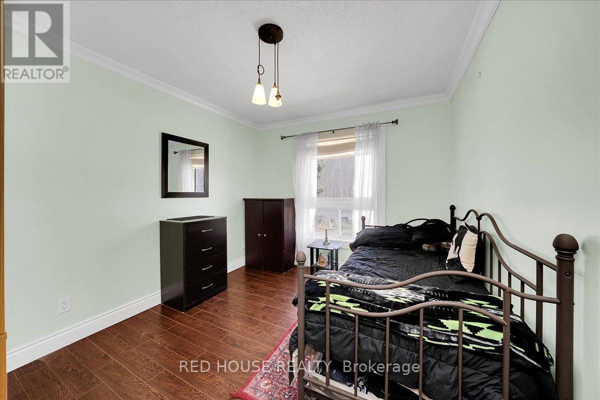 32 MCLEISH DRIVE - 17