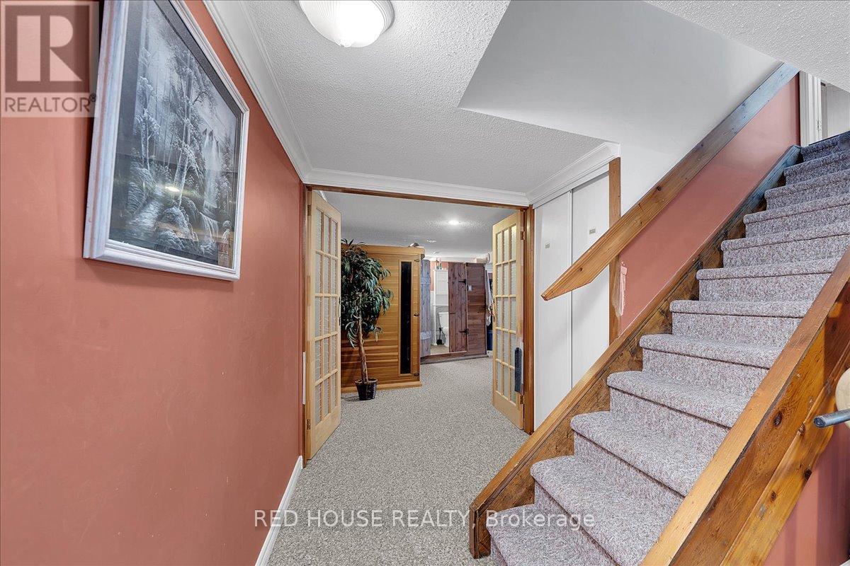 32 MCLEISH DRIVE - 23