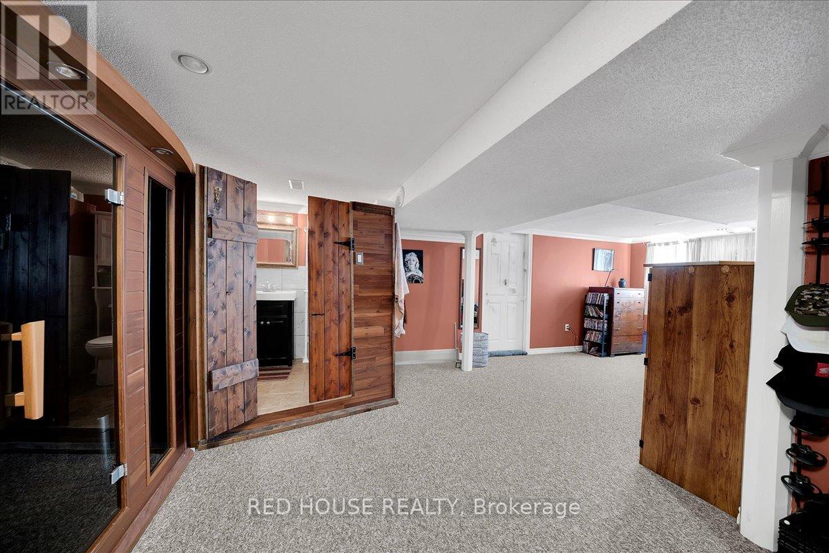 32 MCLEISH DRIVE - 24