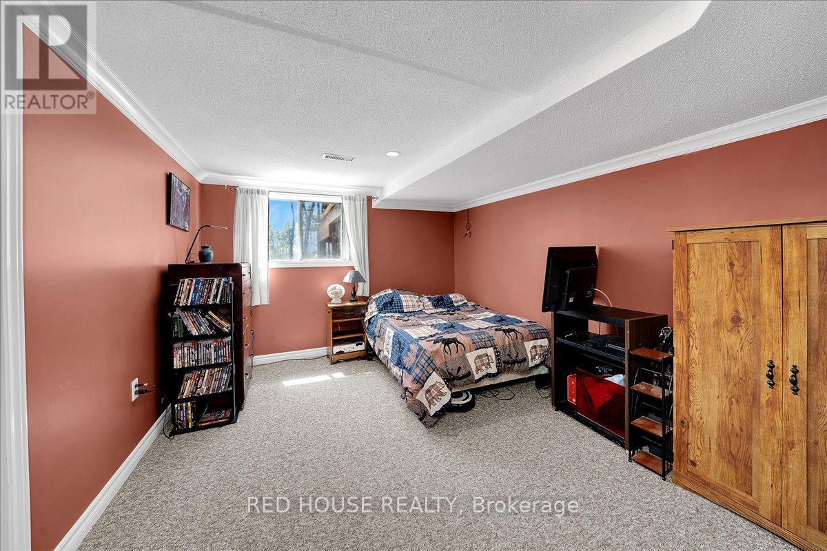 32 MCLEISH DRIVE - 26