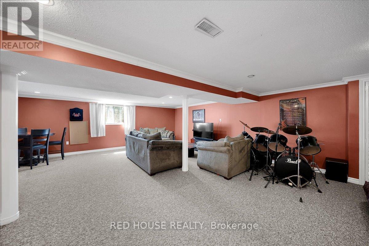 32 MCLEISH DRIVE - 28