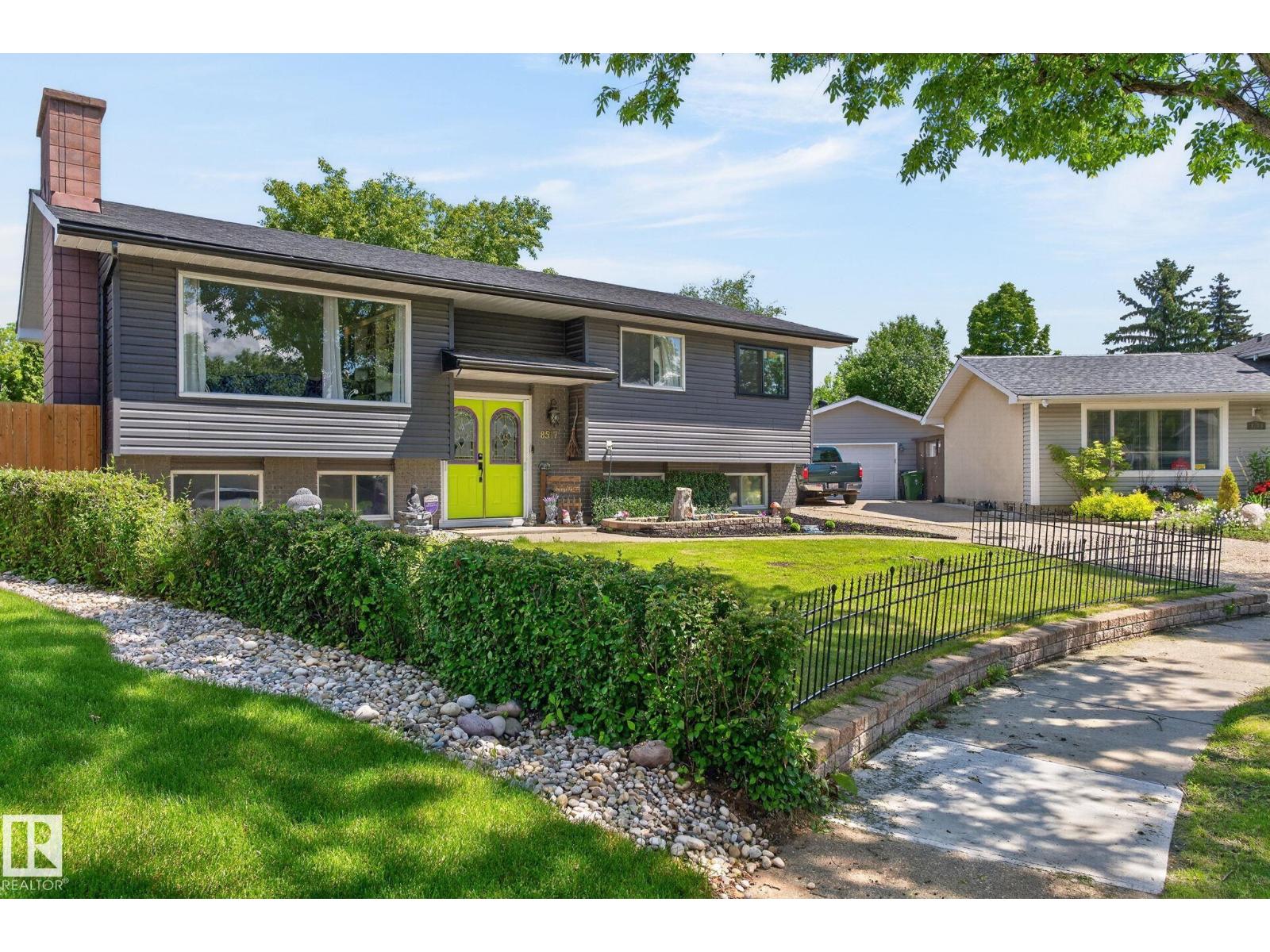 8517 95 B AV - photo 2