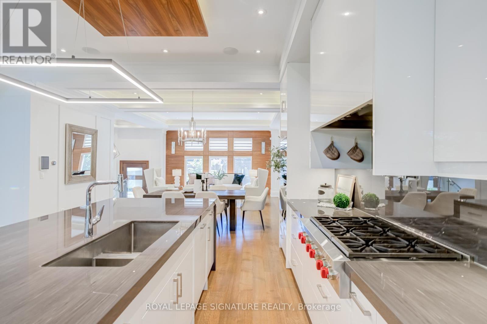200 SNOWDON AVENUE - 13
