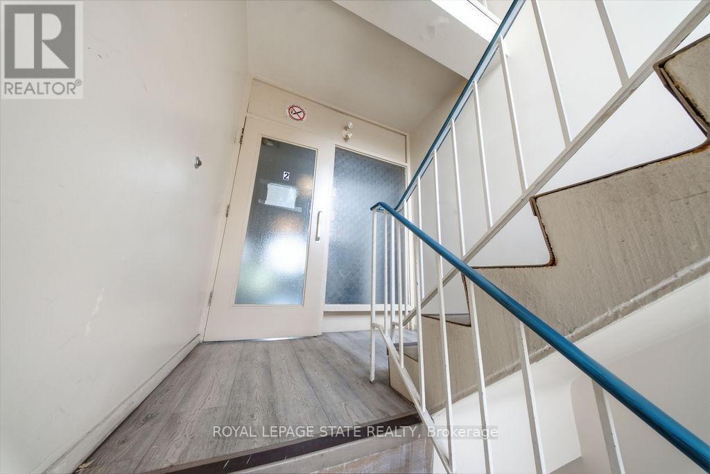 600 UPPER WELLINGTON STREET - 12