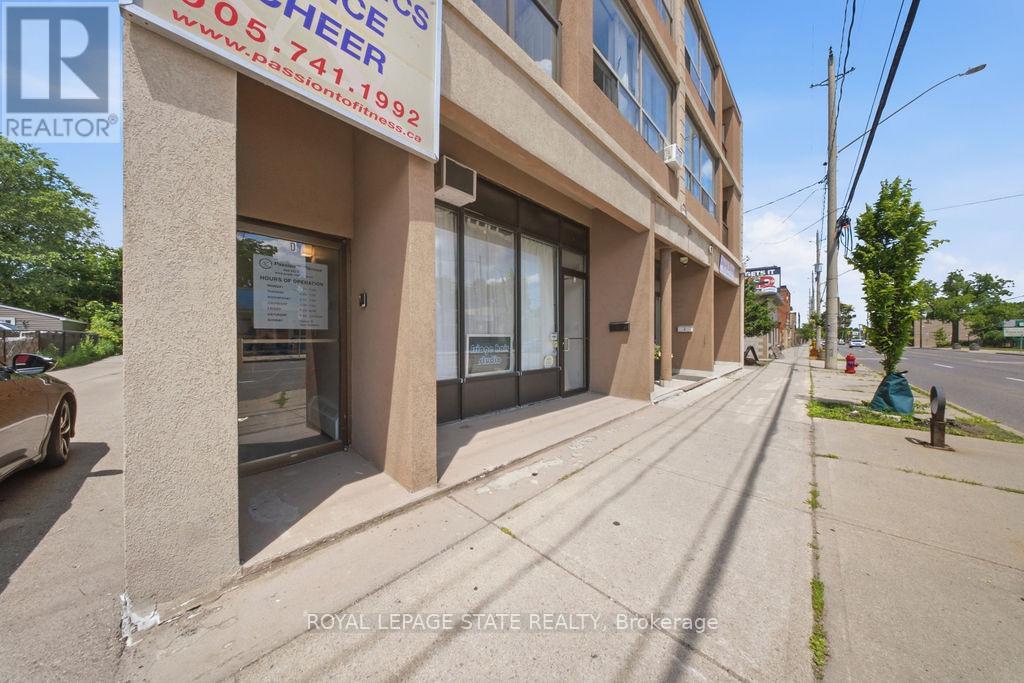 600 UPPER WELLINGTON STREET - 4
