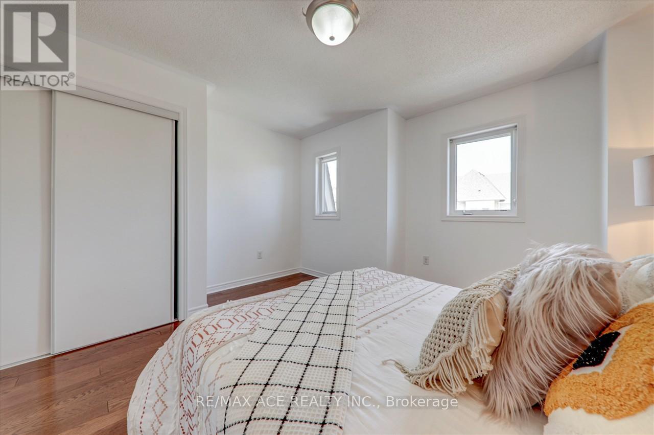43 KAWNEER TERRACE - 29