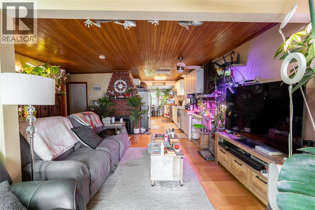 6288 SPRUCE STREET - 25