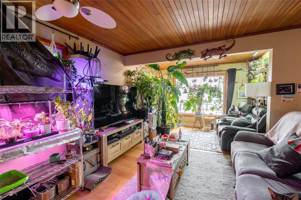 6288 SPRUCE STREET - 24
