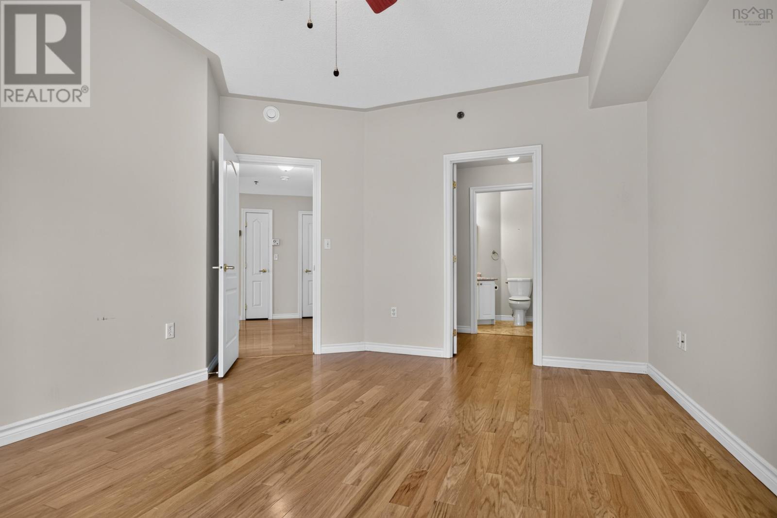 #304 114 Regency Park Drive - 18