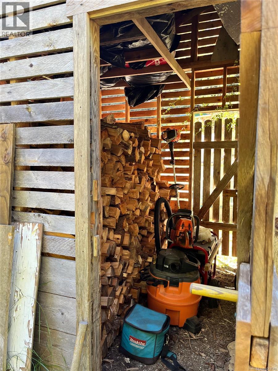 323 Sawmill Rd - 24