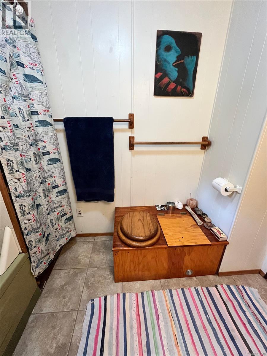 323 Sawmill Rd - 8