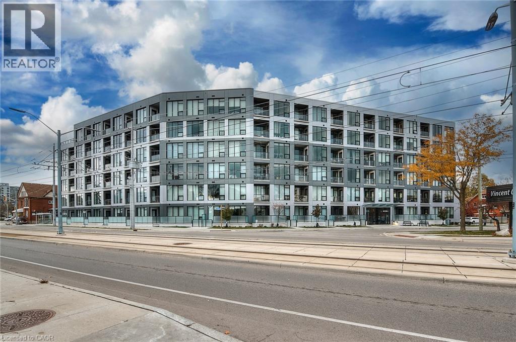 #112 690 KING Street W - 37
