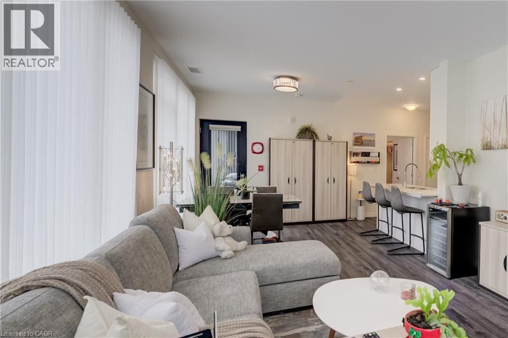 #112 690 KING Street W - 13