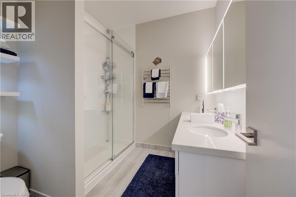 #112 690 KING Street W - 18