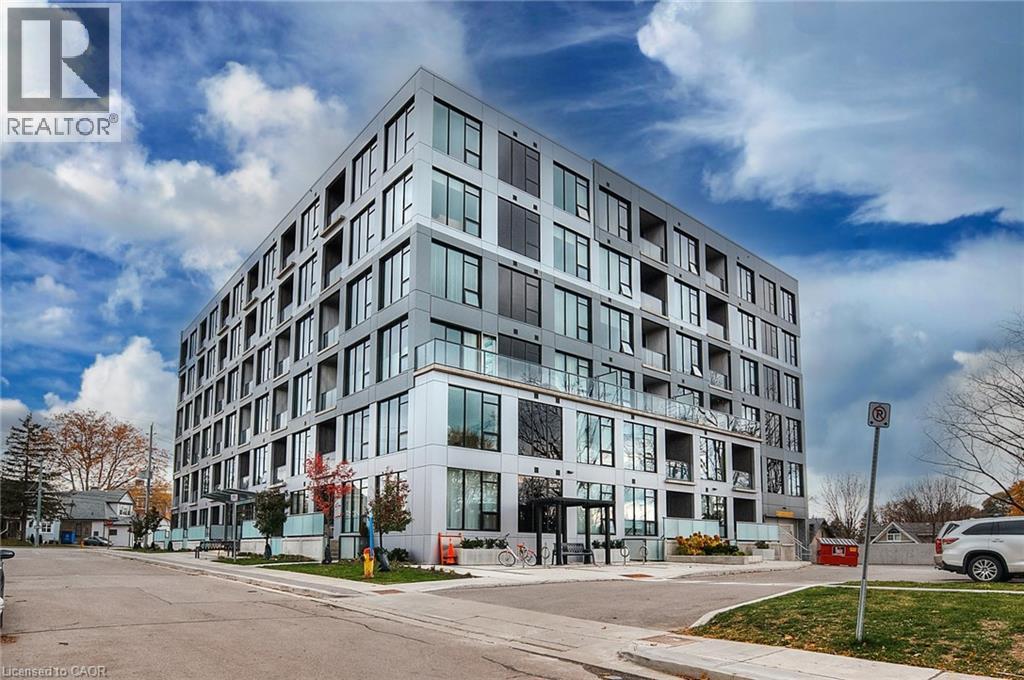 #112 690 KING Street W - 36