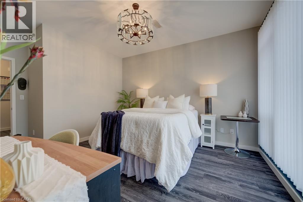 #112 690 KING Street W - 16
