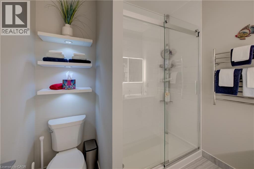 #112 690 KING Street W - 19